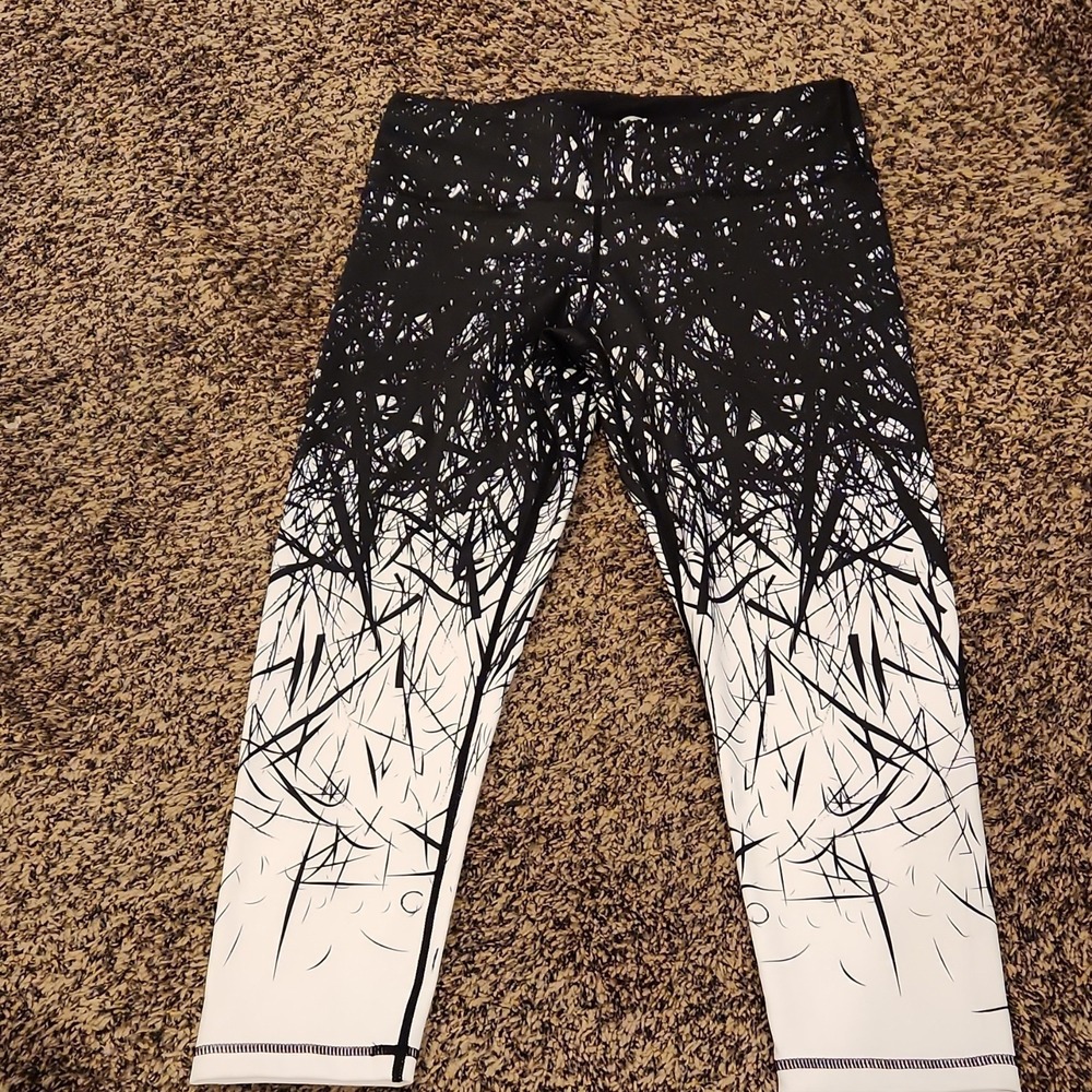 COOLOMG Abstract Black White Cropped Leggings M Elastic Waist Yoga Activewear